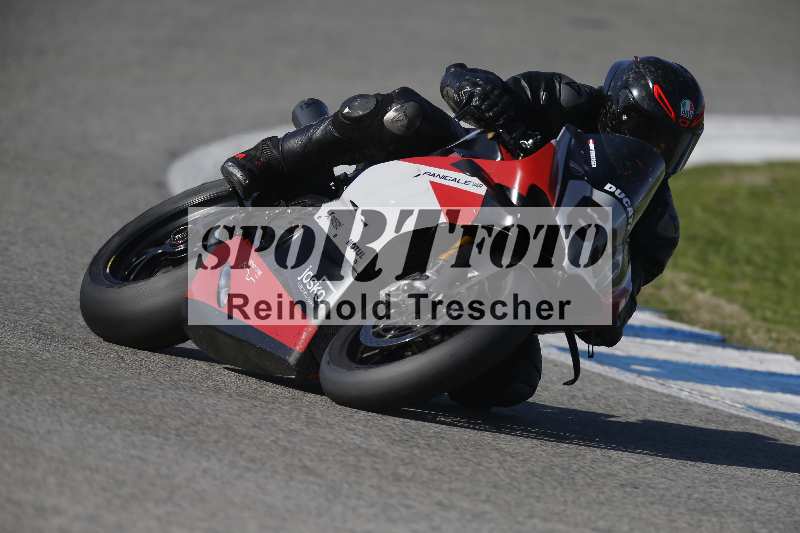 /Archiv-2024/02 29.01.-02.02.2024 Moto Center Thun Jerez/Gruppe schwarz-black/630